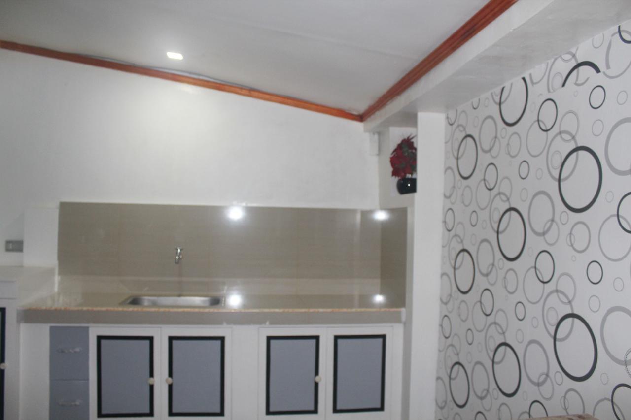 J'S Backpackers Hostel Davao City Buitenkant foto