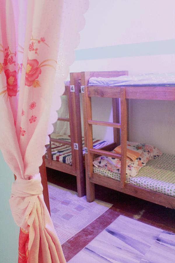 J'S Backpackers Hostel Davao City Buitenkant foto